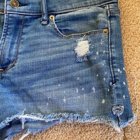 Abercrombie& Fitch womens jeans shorts W28 L2 - Picture 2 of 7